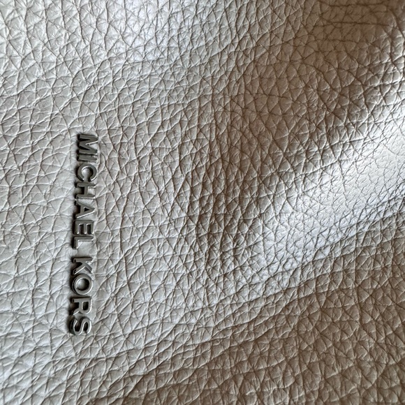 Michael kors leather purse - Picture 4 of 8